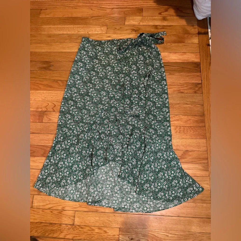 NWOT Max Studio Green Floral Maxi Wrap Skirt High Low Hem‎ Large